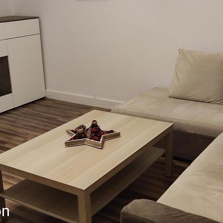 Mieszkanie Blisko Targow Poznanskich Apartamento Exterior foto