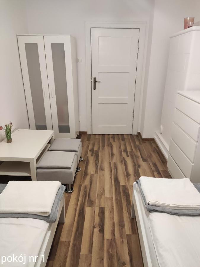 Mieszkanie Blisko Targow Poznanskich Apartamento Exterior foto